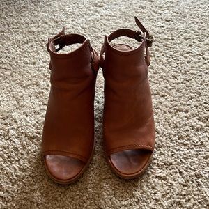 Frye Dani Shield Sling